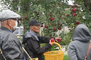 「ABE果樹園」さんによる熱心な解説