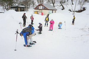 スノーシューを装着して、いざ出発！